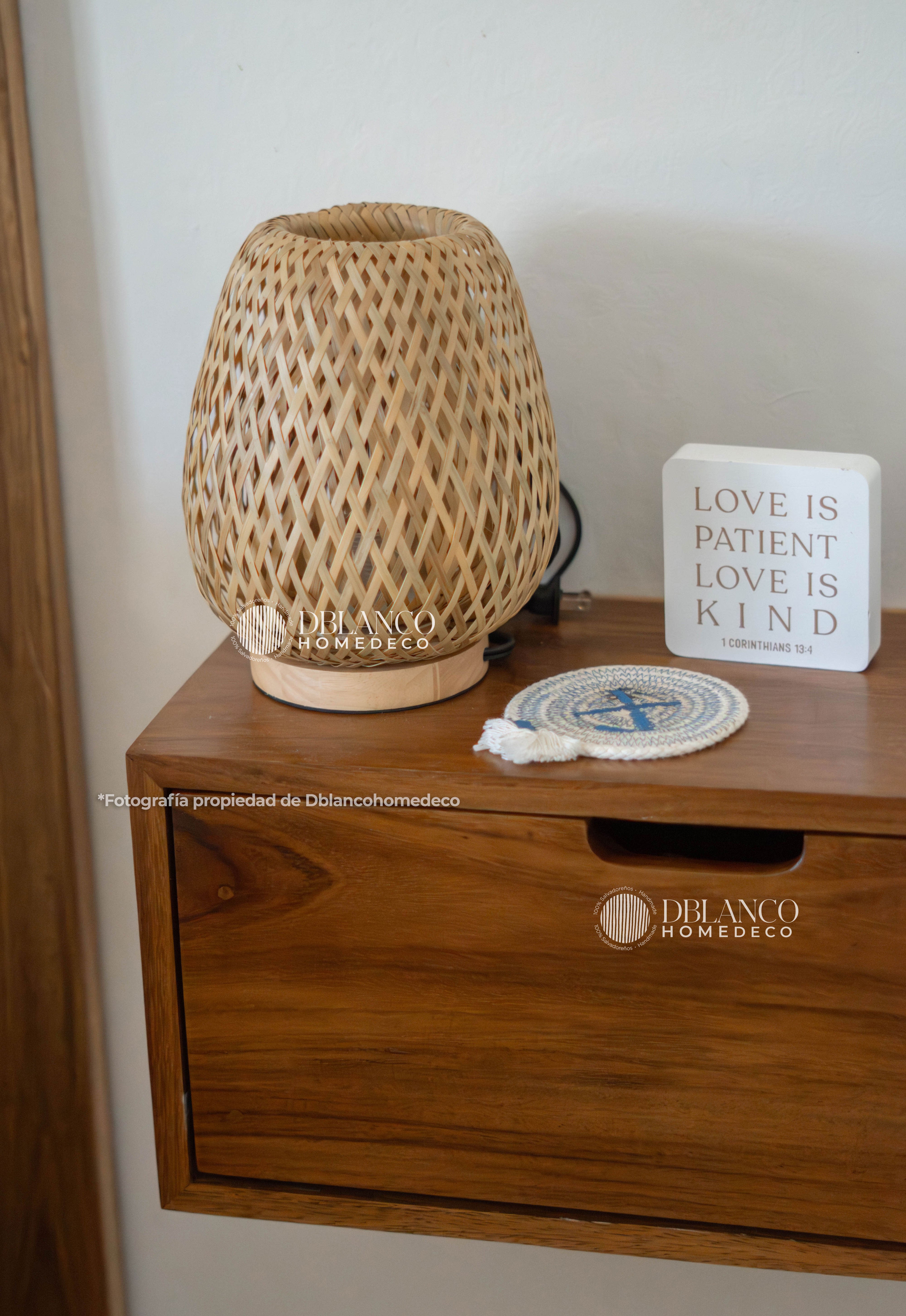 FLOATING NIGHTSTAND (MESA DE NOCHE)