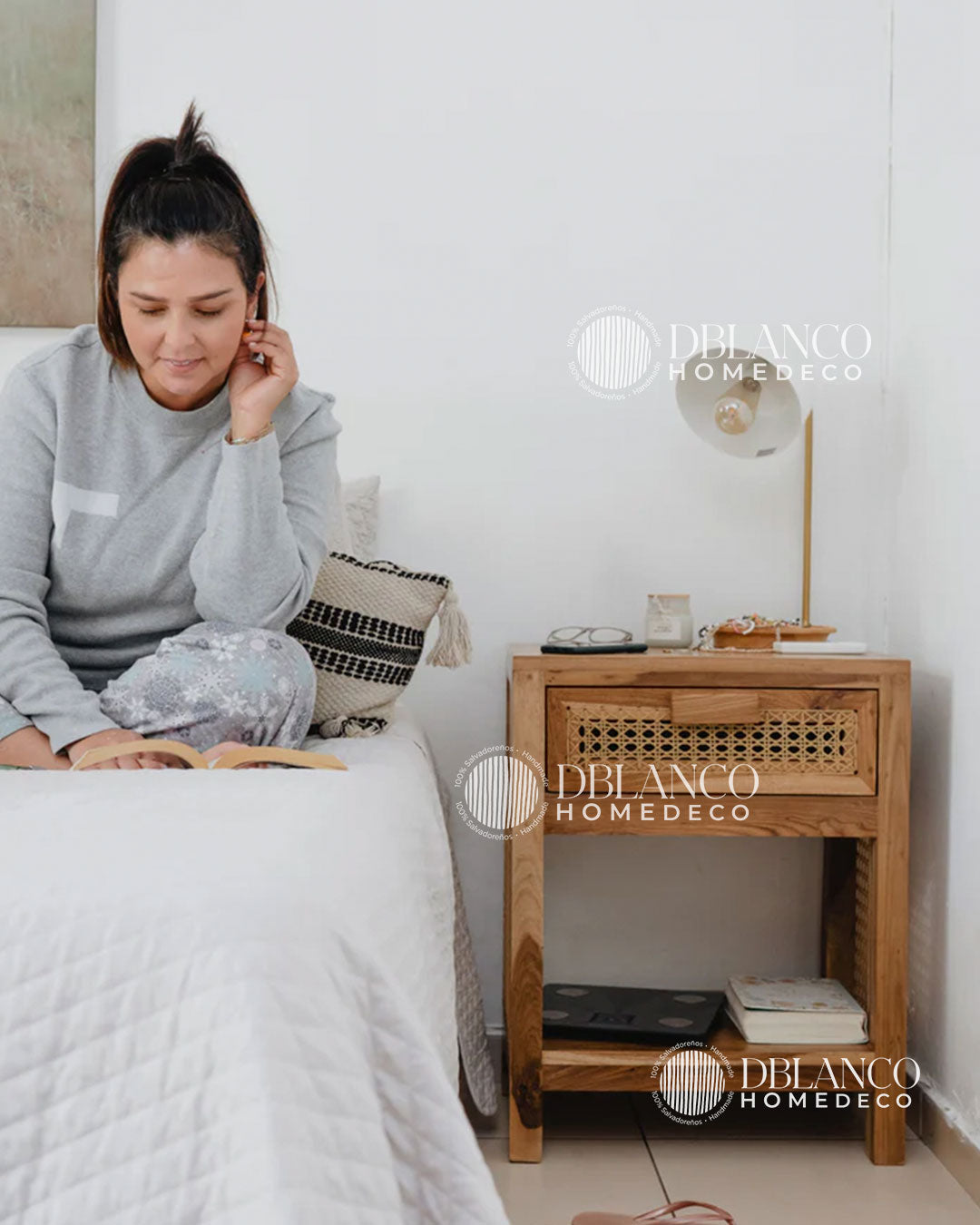 JUNCO NIGHTSTAND (MESA DE NOCHE)