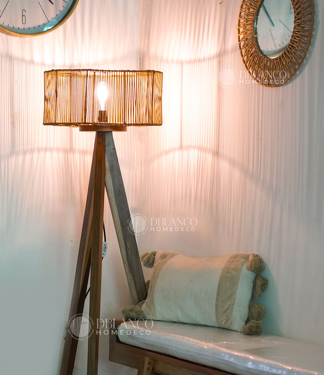 TRIPOD FLOOR LAMP (LÁMPARA)