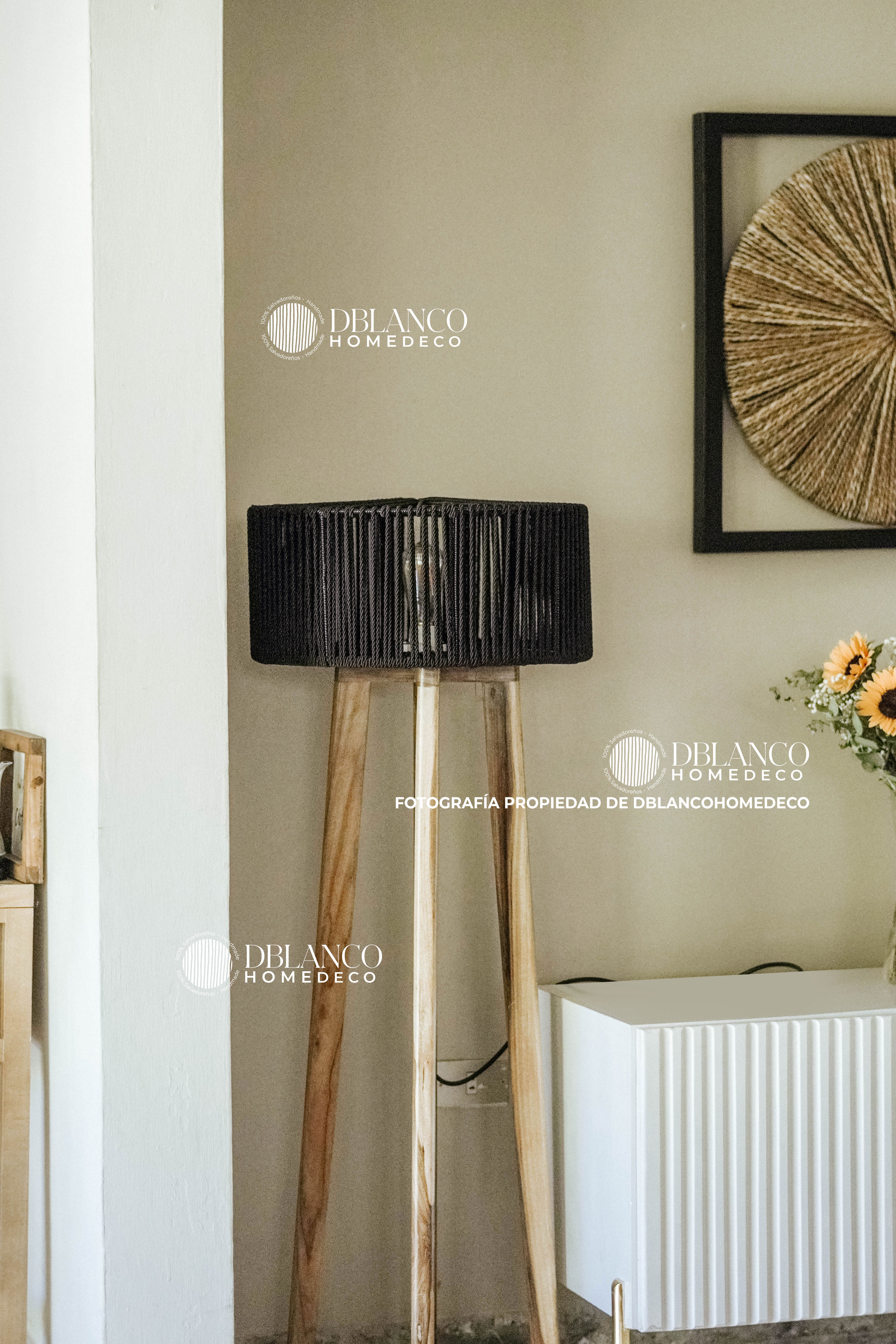 TRIPOD FLOOR LAMP (LÁMPARA)