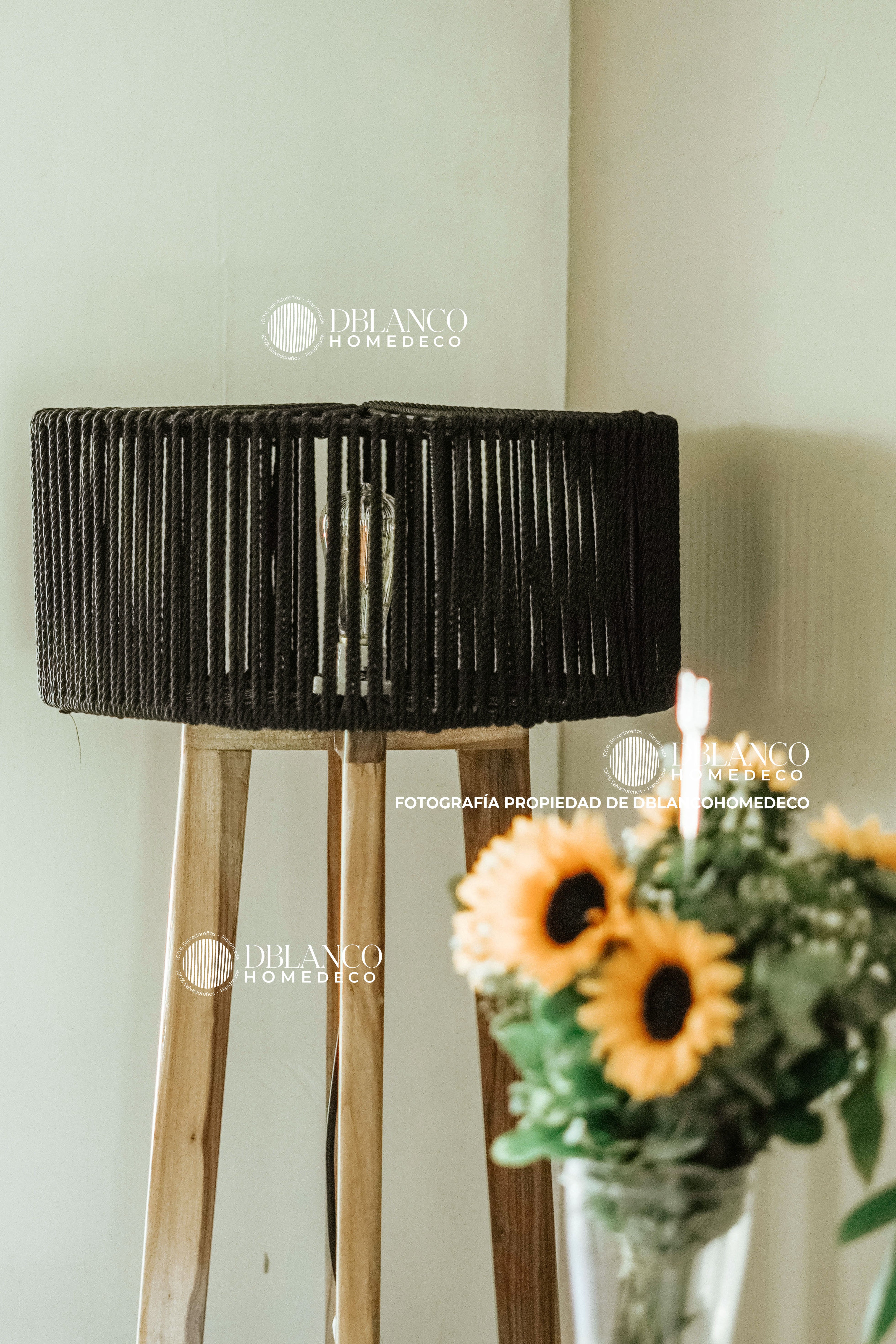 TRIPOD FLOOR LAMP (LÁMPARA)