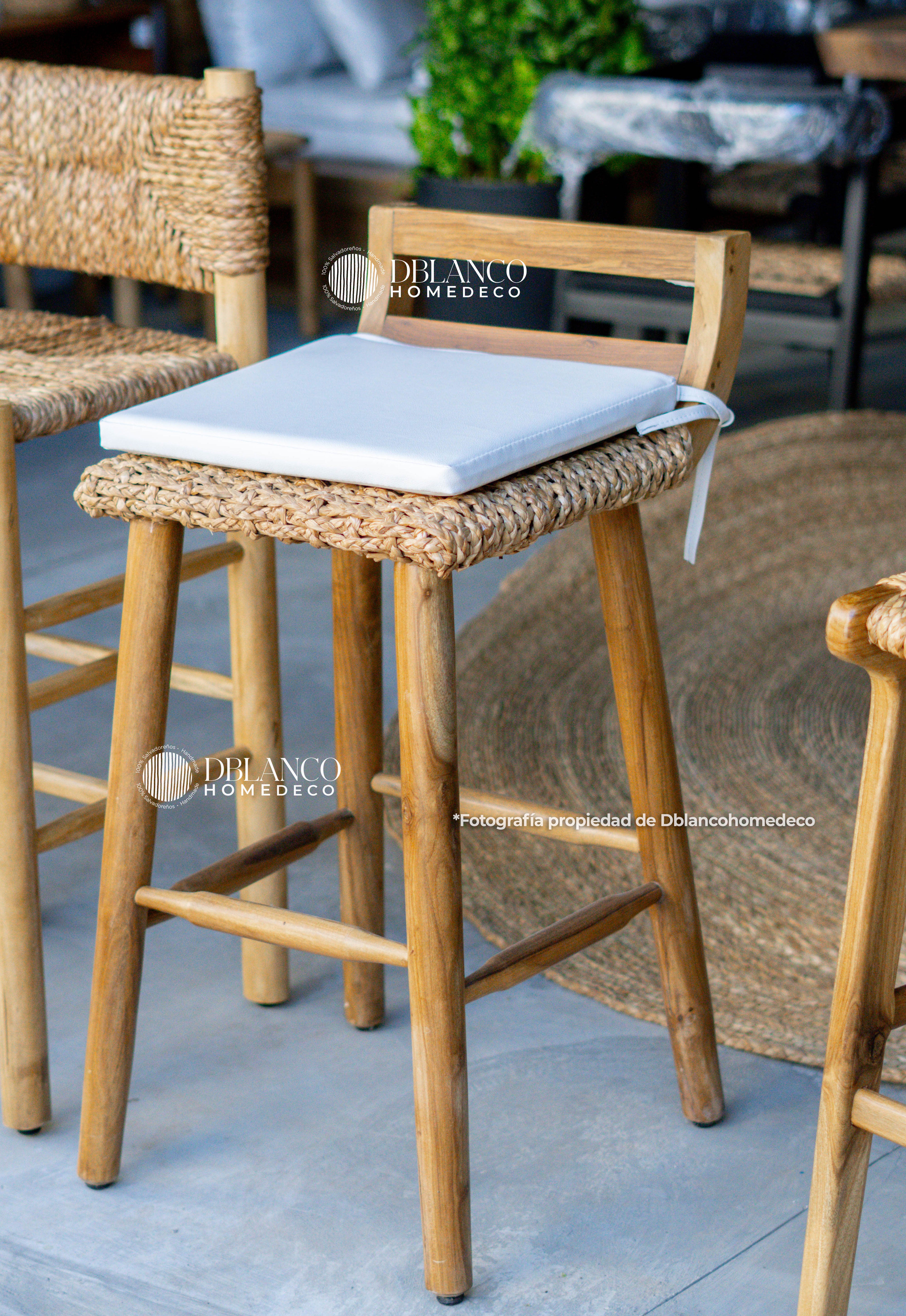 INDONESIAN STOOL BAR