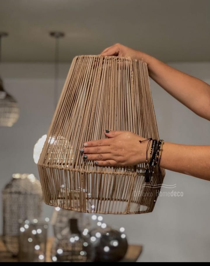 PANTALLA CONICA (LÁMPARA)