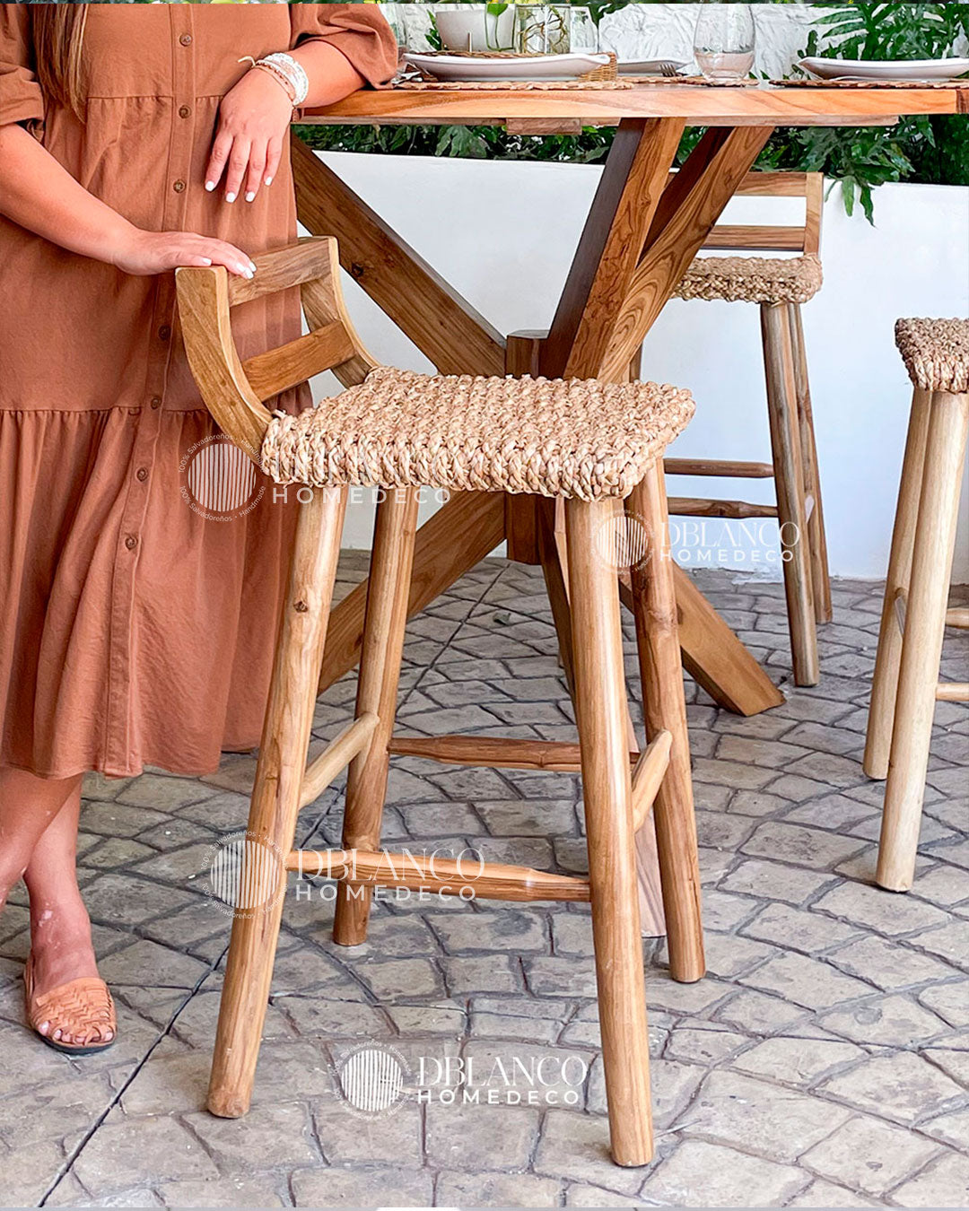 INDONESIAN STOOL BAR