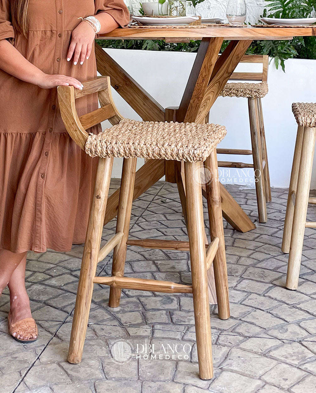 INDONESIAN STOOL BAR