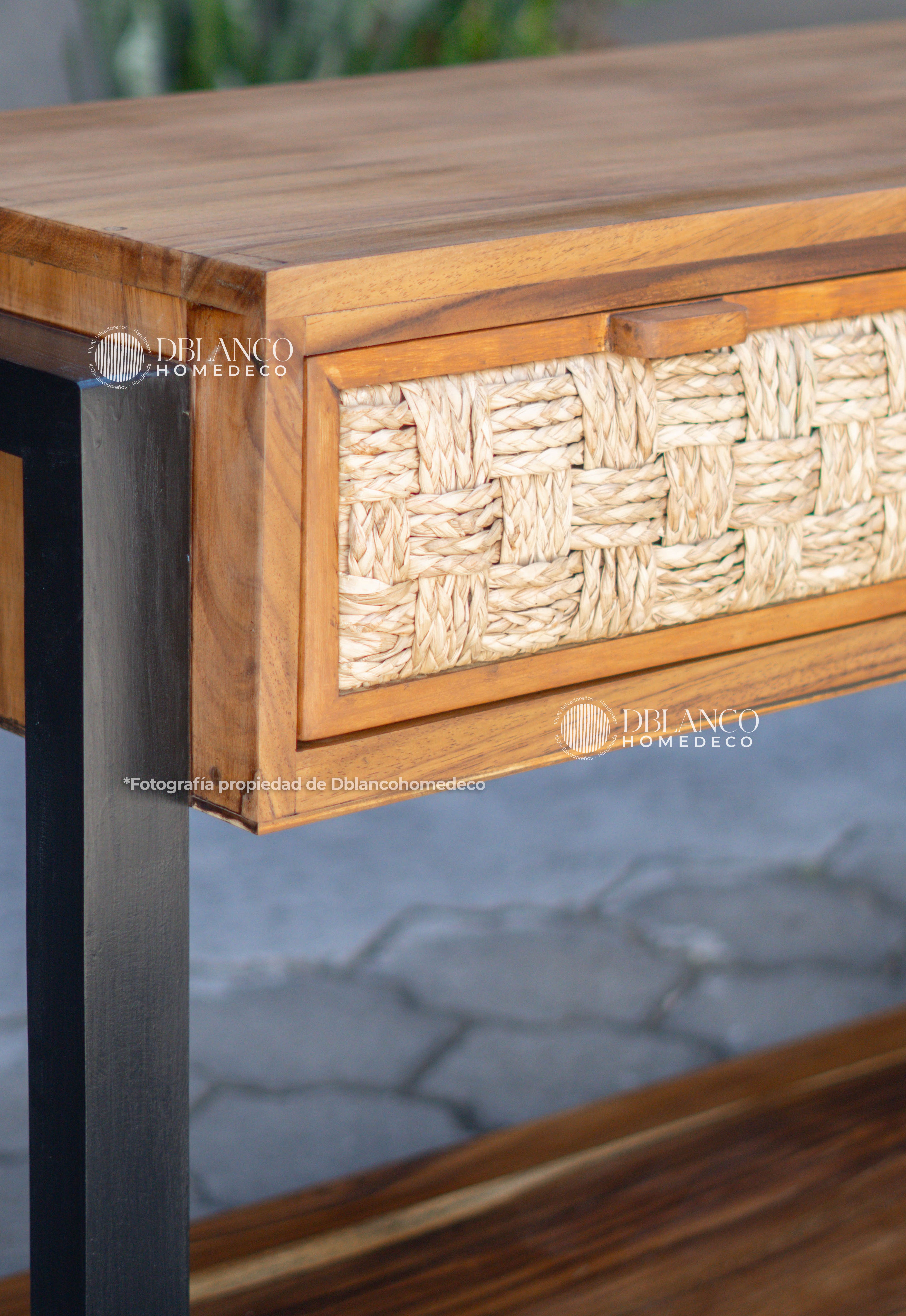 CONSOLA WOOD AND BLACK